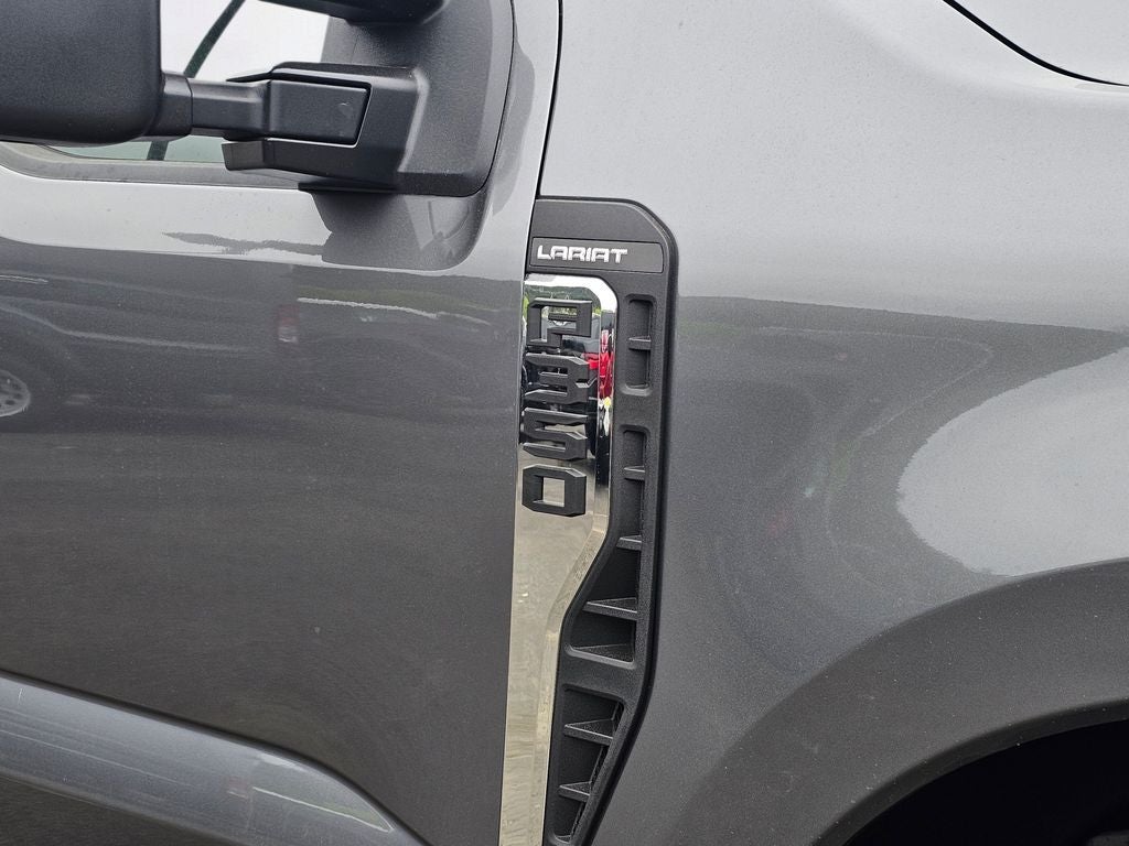 2026 Ford F-350 SD F-350® LARIAT®