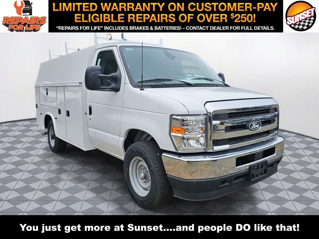 2026 Ford E-Series SRW E-350 Super Duty 138 in WB's photo