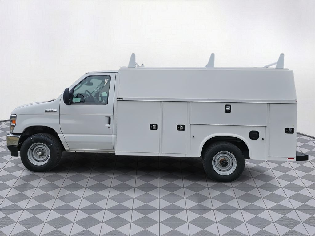 2026 Ford E-350 SD Base Cutaway