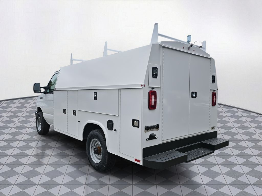 2026 Ford E-350 SD Base Cutaway