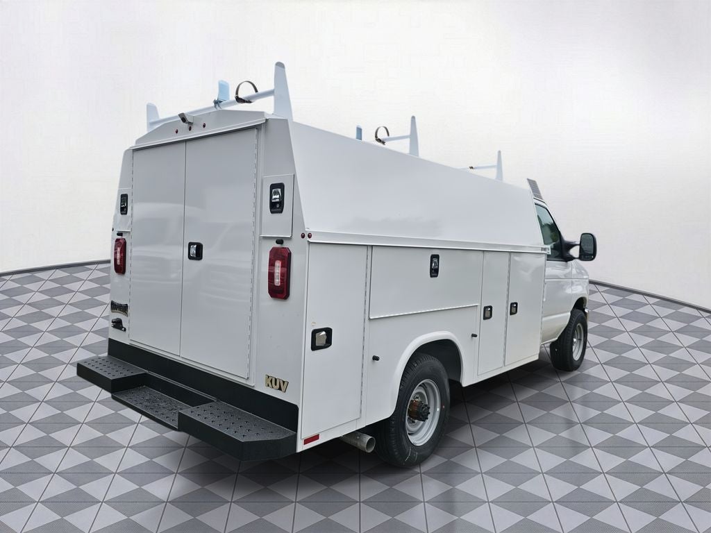 2026 Ford E-350 SD Base Cutaway