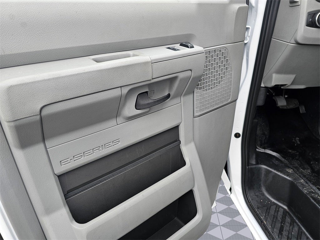 2026 Ford E-350 SD Base Cutaway