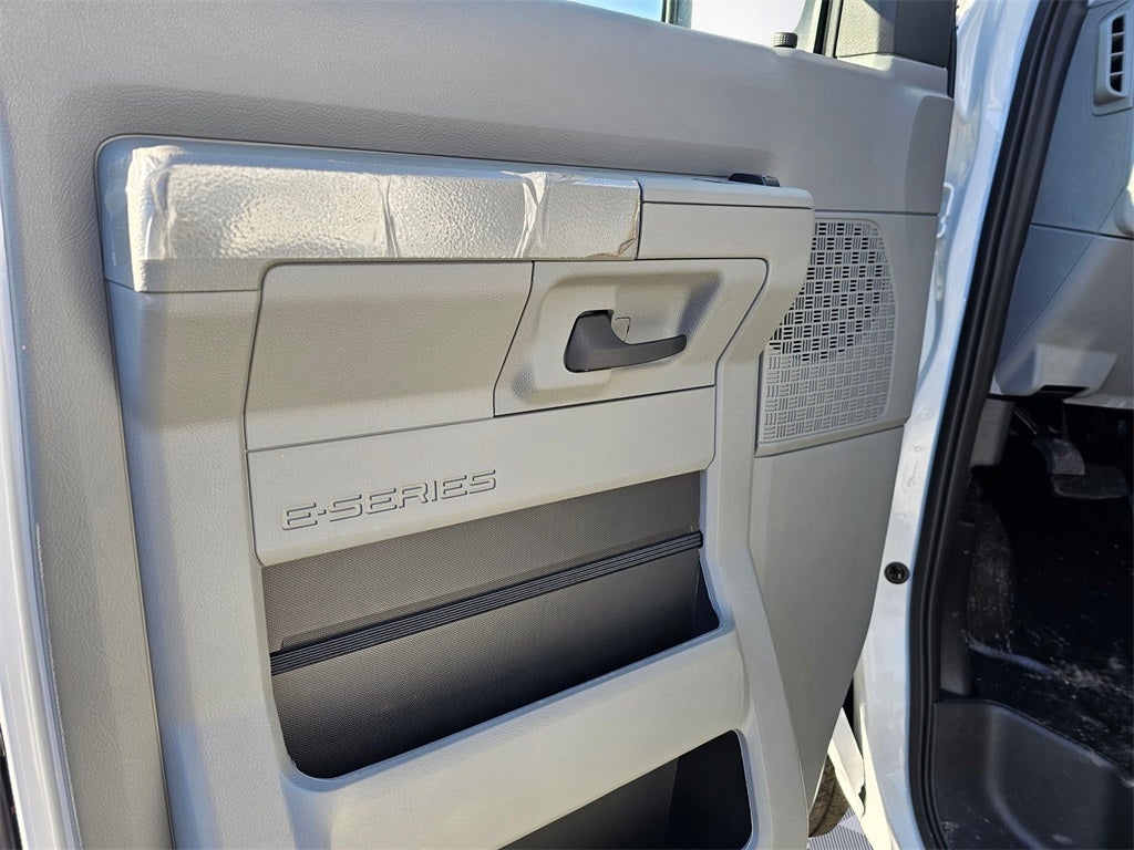 2025 Ford E-350 SD Base Cutaway