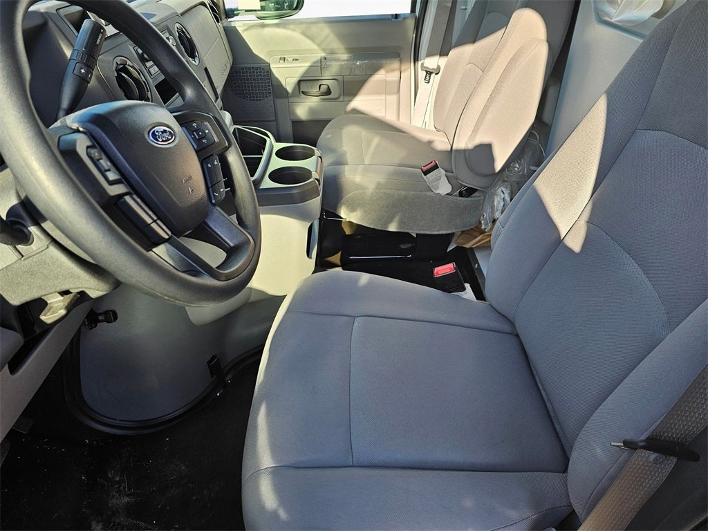 2025 Ford E-350 SD Base Cutaway