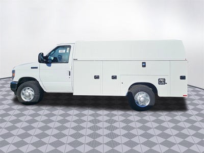 2025 Ford E-350 SD Base Cutaway