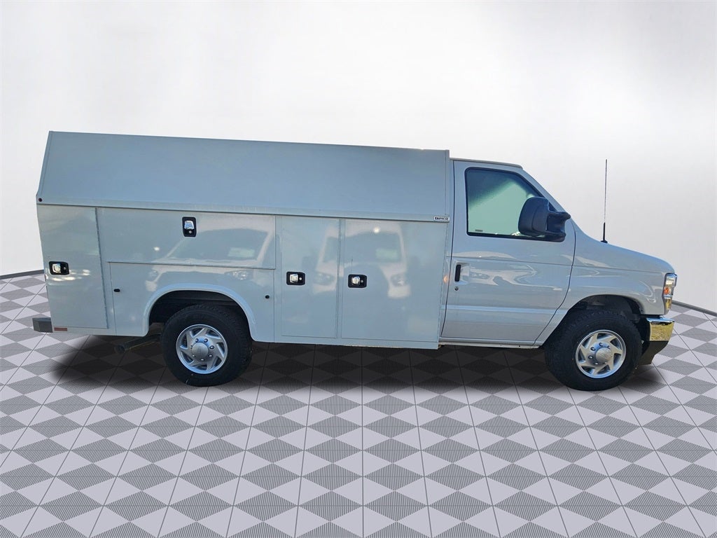 2025 Ford E-350 SD Base Cutaway