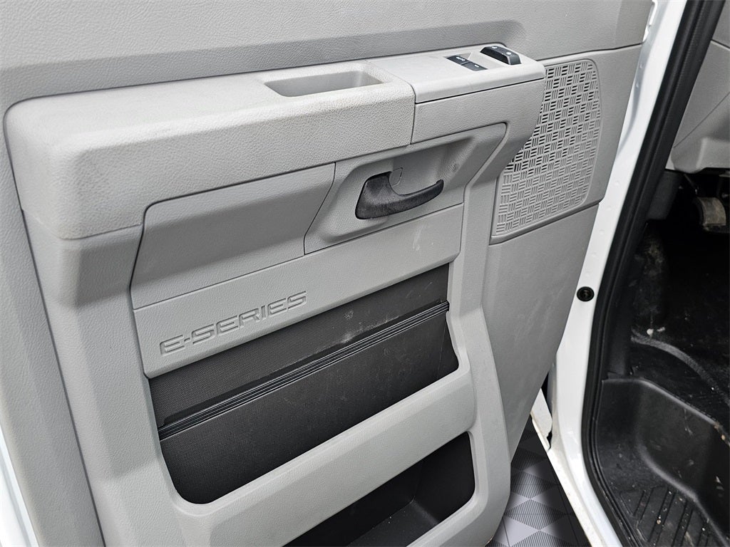 2024 Ford E-350 SD Base Cutaway