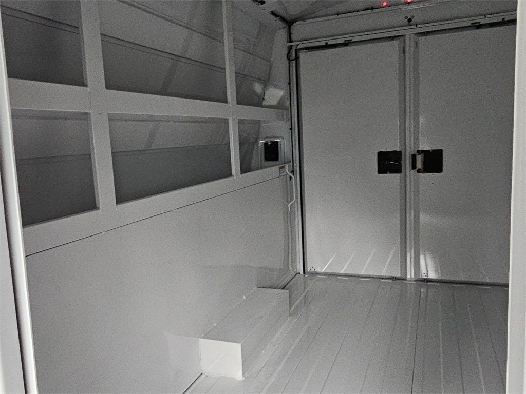 2024 Ford E-350 SD Base Cutaway