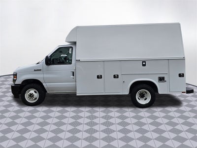 2024 Ford E-350 SD Base Cutaway