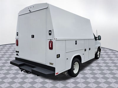 2024 Ford E-350 SD Base Cutaway