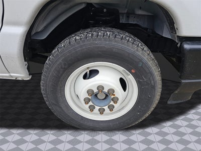 2024 Ford E-350 SD Base Cutaway