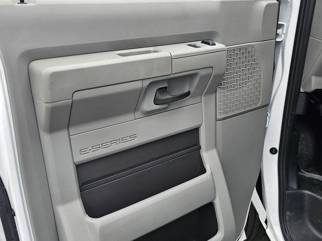 2025 Ford E-350 SD Base Cutaway