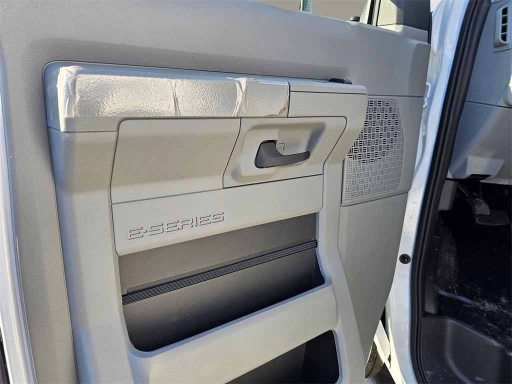 2025 Ford E-350 SD Base Cutaway