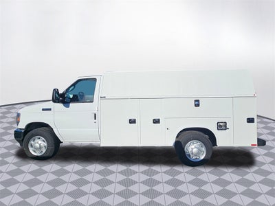 2025 Ford E-350 SD Base Cutaway