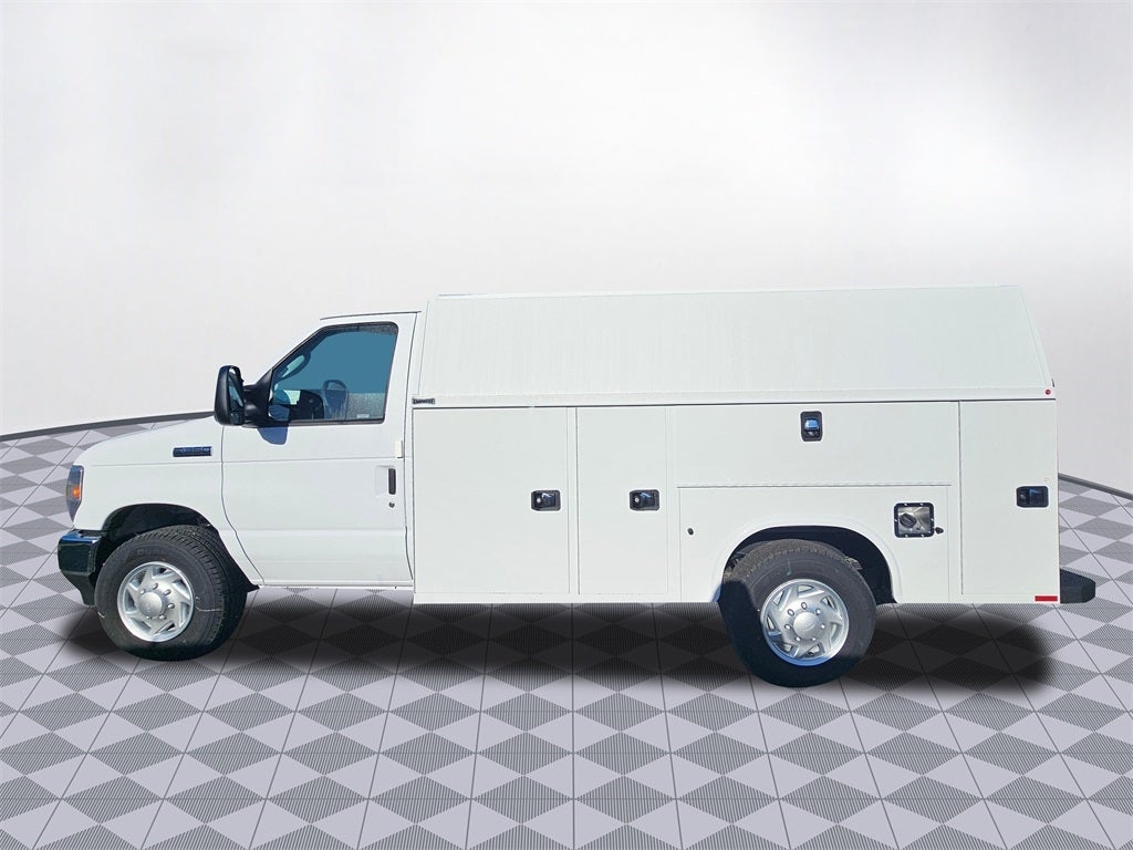 2025 Ford E-350 SD Base Cutaway