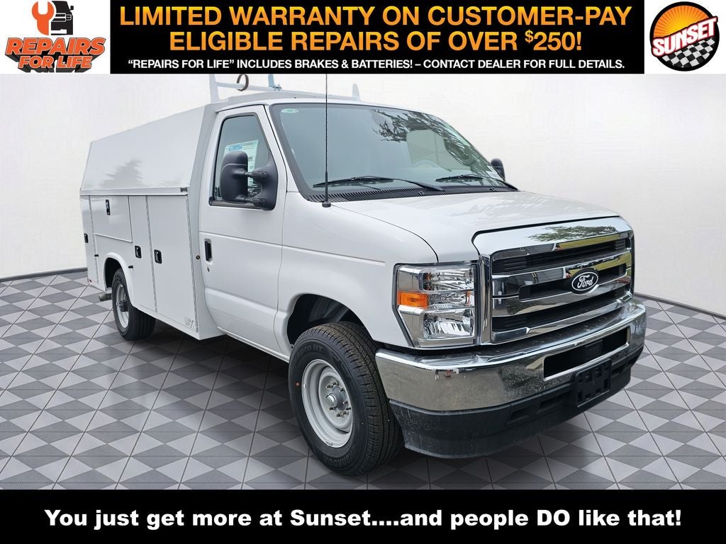 2026 Ford E-Series SRW E-350 Super Duty 138 in WB's photo