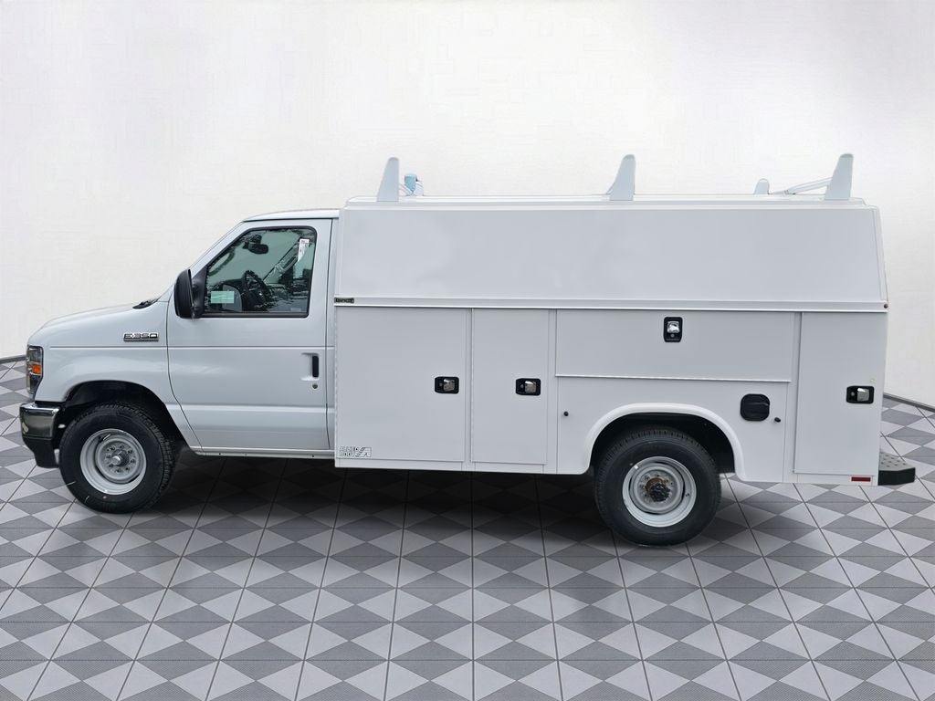 2026 Ford E-350 SD Base Cutaway