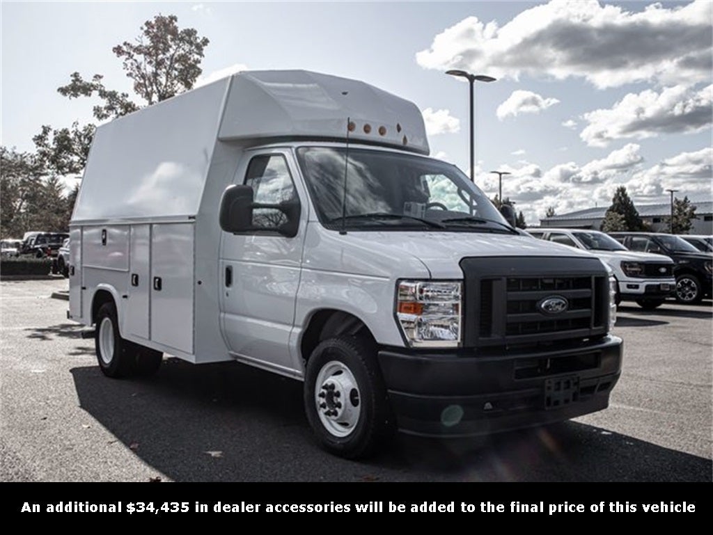 2024 Ford E-350 SD Base Cutaway