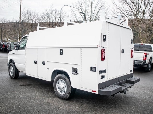 2024 Ford E-350 SD Base Cutaway