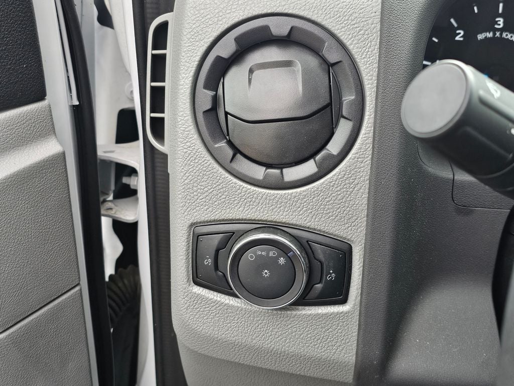 2025 Ford E-450 SD Base