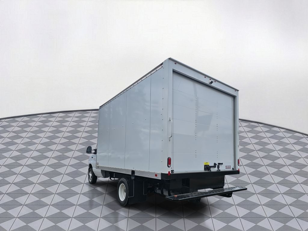 2025 Ford E-450 SD Base