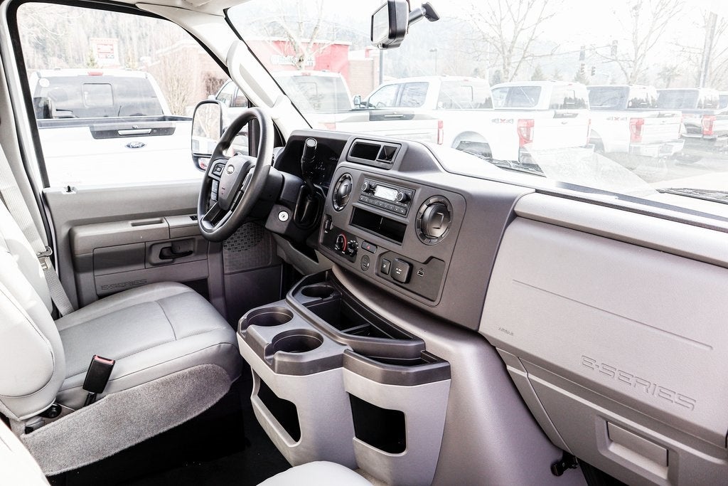 2024 Ford E-450 SD Base