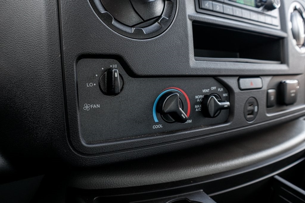 2024 Ford E-450 SD Base