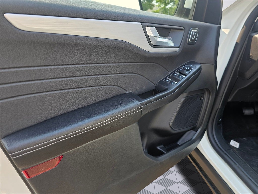 2025 Ford Escape Plug-In Hybrid Base