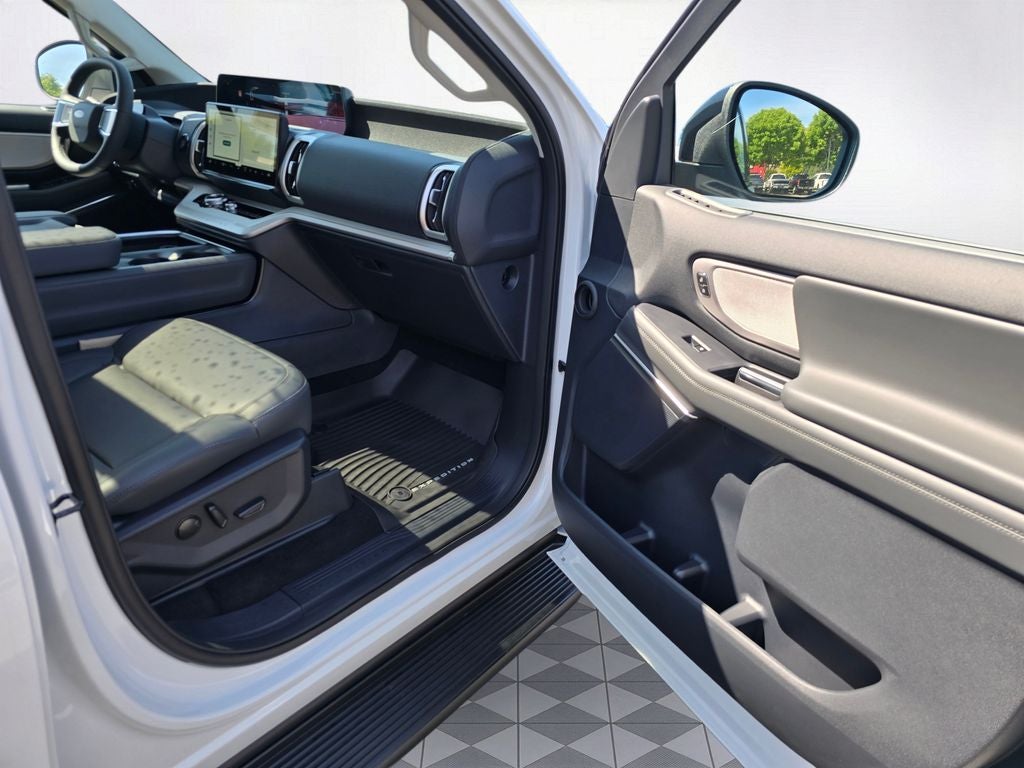 2027 Ford Expedition Active