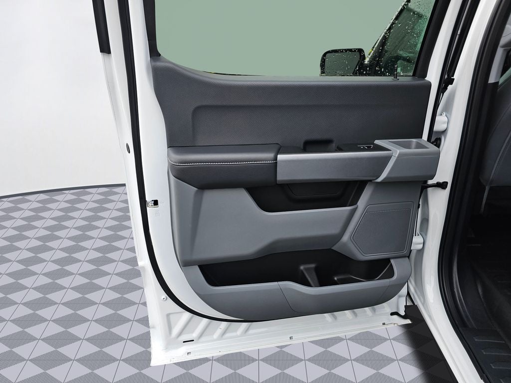 2024 Ford F-150 Lightning Pro