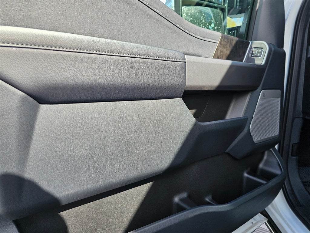 2025 Ford F-250 SD Lariat