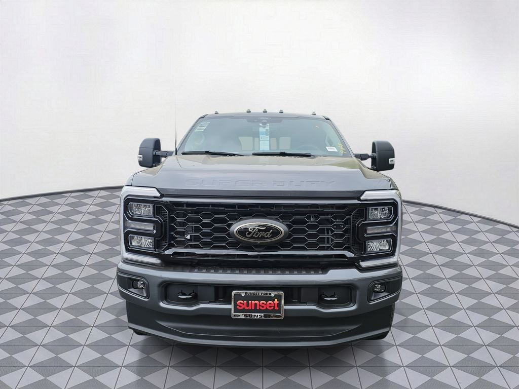 2026 Ford F-350 SD XLT