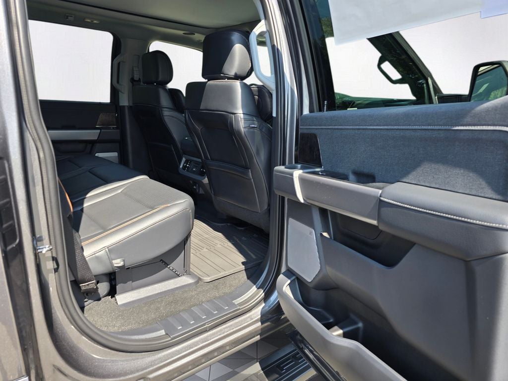 2026 Ford F-350 SD Lariat