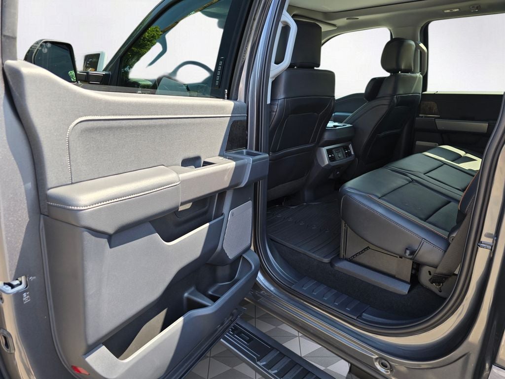2026 Ford F-350 SD Lariat