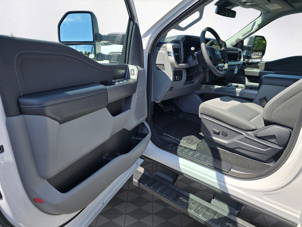 2026 Ford F-350 SD XLT