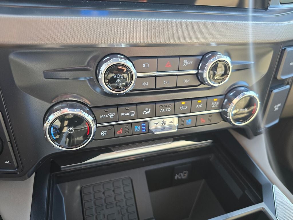 2026 Ford F-350 SD Platinum