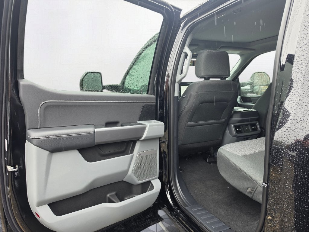2027 Ford F-350 SD XLT