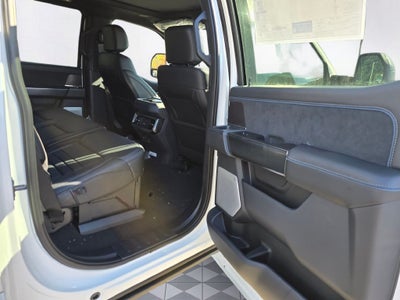 2027 Ford F-350 SD Platinum
