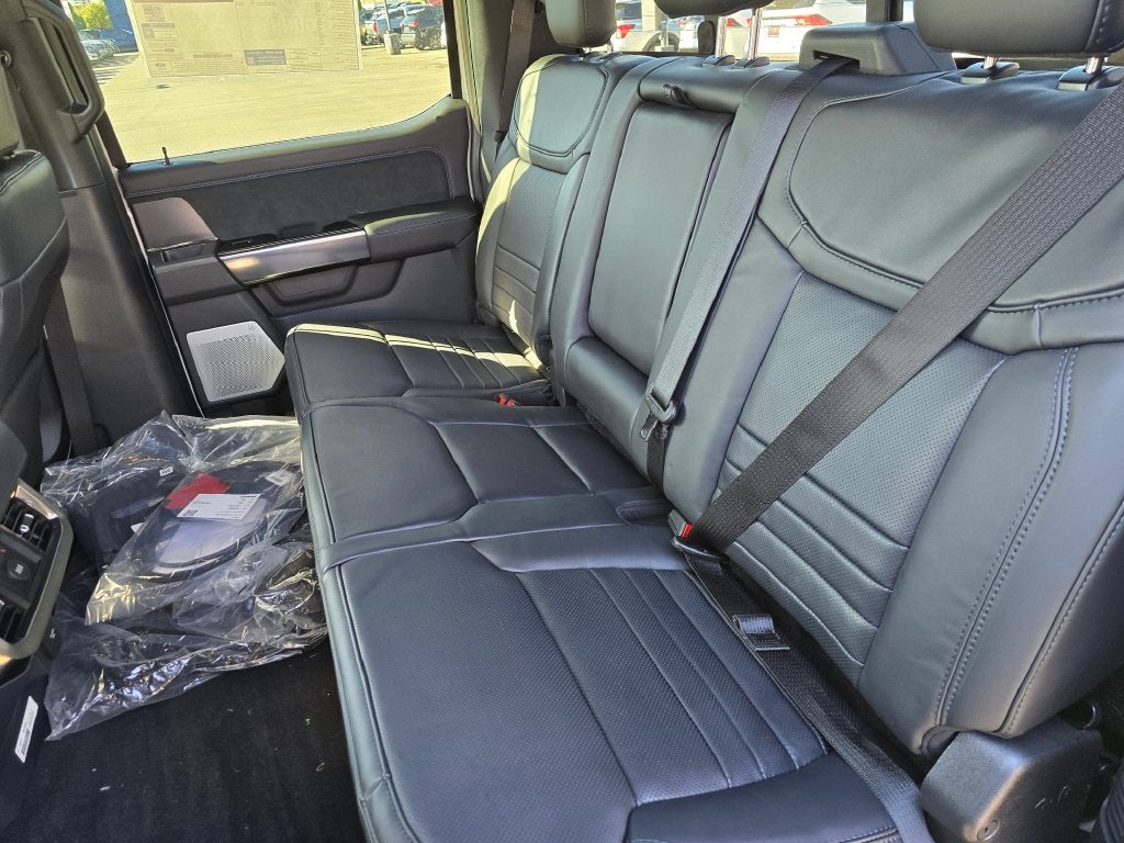 2027 Ford F-350 SD Platinum