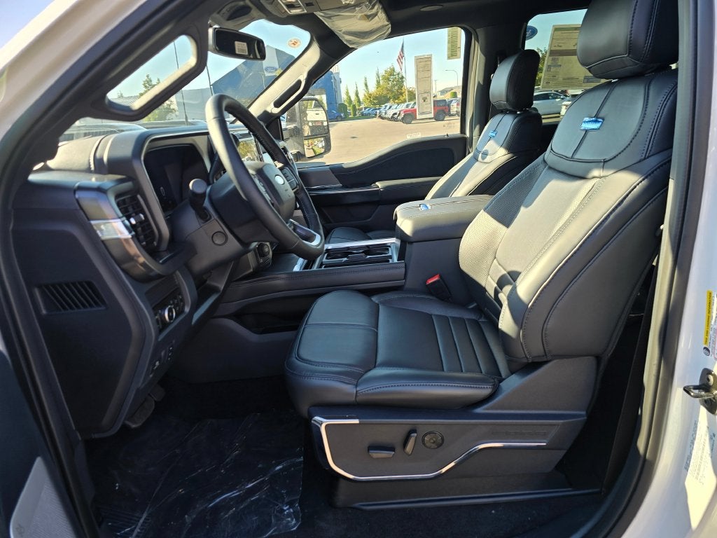 2027 Ford F-350 SD Platinum