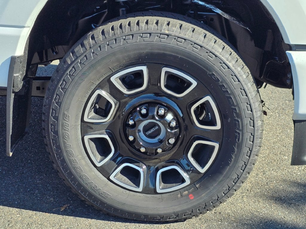 2027 Ford F-350 SD Platinum