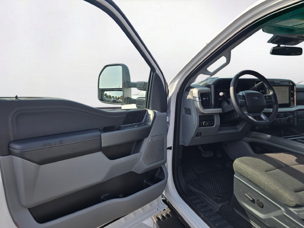 2027 Ford F-350 SD XLT Carhartt Special Edition
