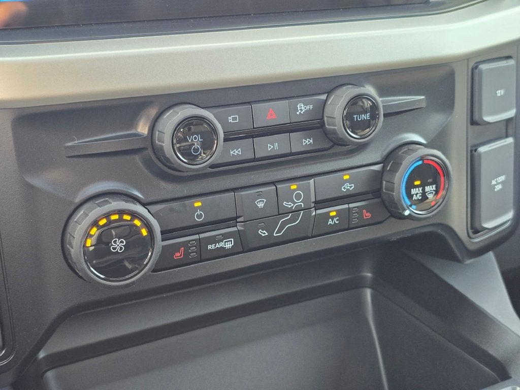 2027 Ford F-350 SD XLT Carhartt Special Edition