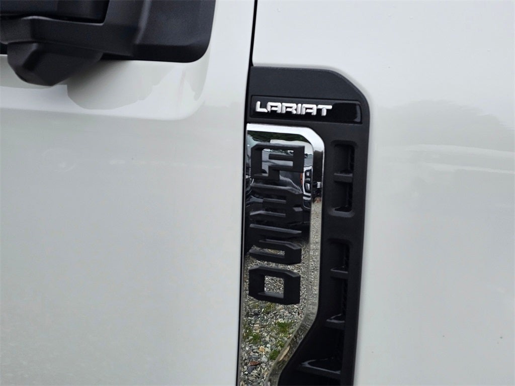 2026 Ford F-350 SD Lariat