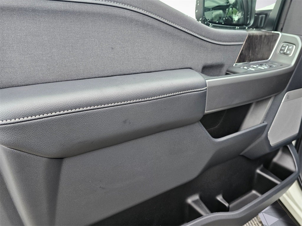 2026 Ford F-350 SD Lariat