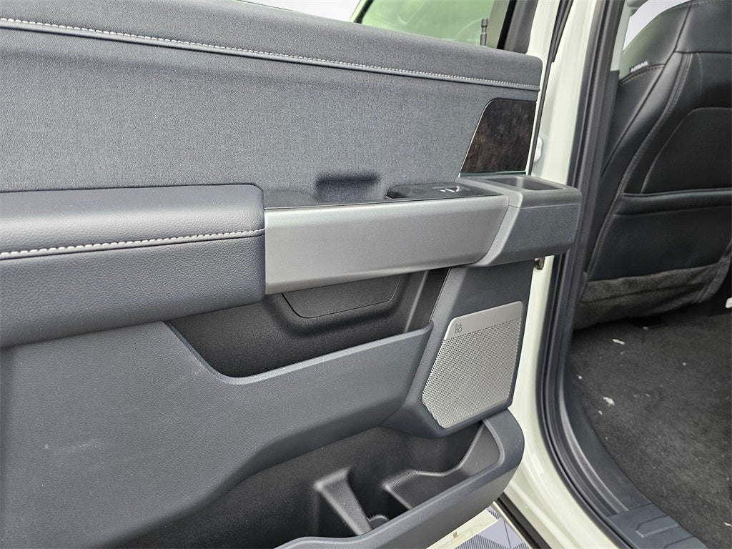 2025 Ford F-350 SD Lariat