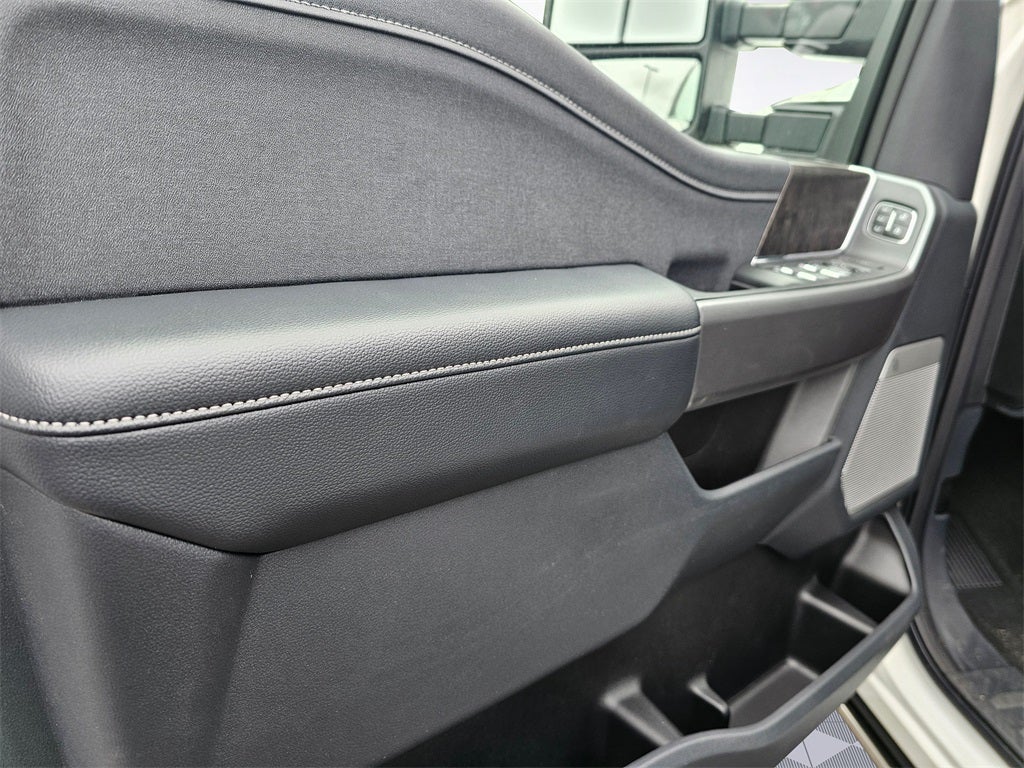 2025 Ford F-350 SD Lariat