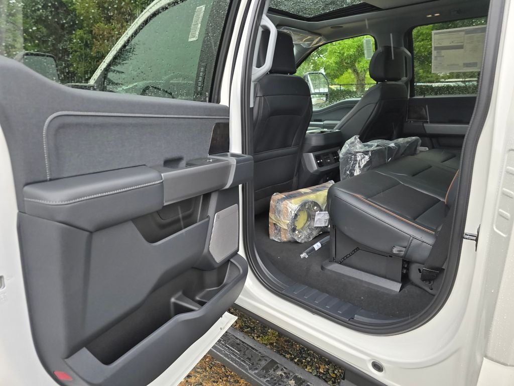 2026 Ford F-350 SD F-350® Lariat®