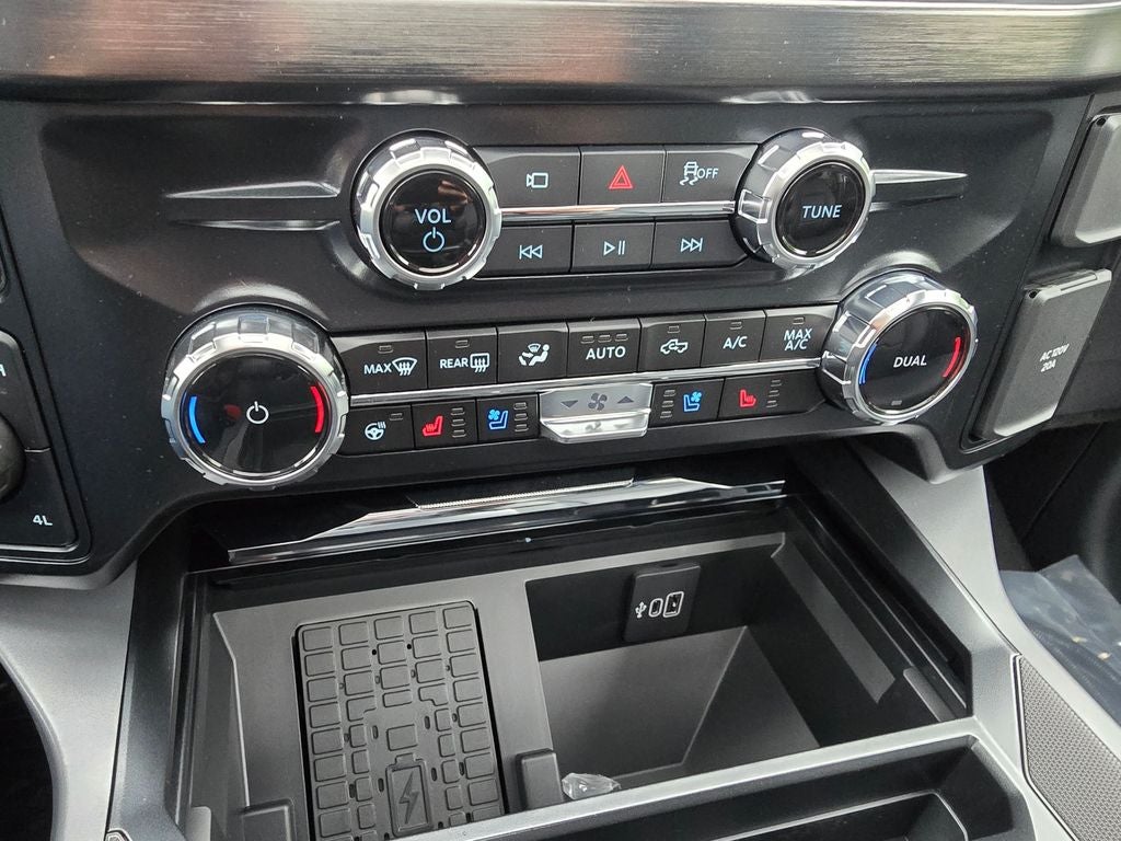 2026 Ford F-350 SD F-350® Lariat®