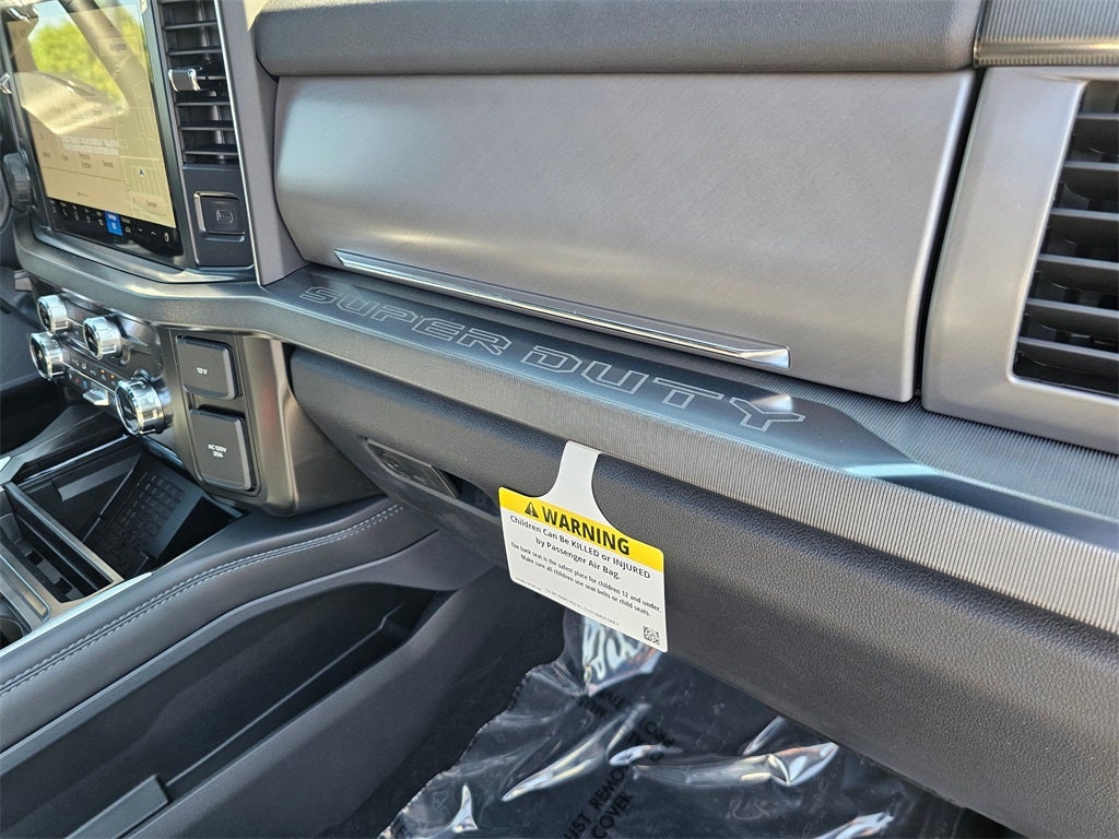 2025 Ford F-350 SD Platinum